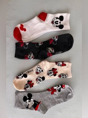 Brand new Disney women’s ankle socks bundle – set of 4 🐭❤️